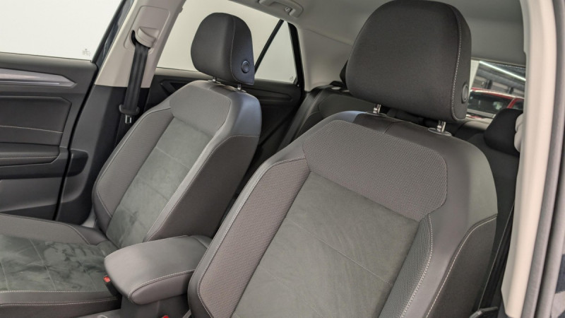 Photo 16 de l'offre de VOLKSWAGEN T-roc 1.5 TSI EVO2 150 Start/Stop DSG7 Style à 25998€ chez Carlyss automobiles Vitré