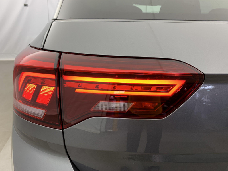 Photo 12 de l'offre de VOLKSWAGEN T-roc 2.0 TDI 150 Start/Stop DSG7 Life Plus à 32998€ chez Carlyss automobiles Vitré