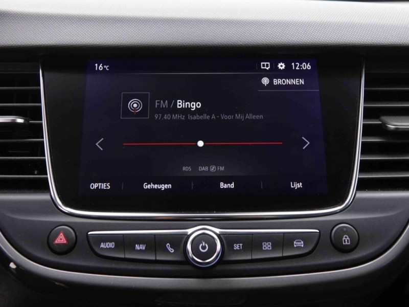 Photo 10 de l'offre de OPEL Crossland 1.2 Turbo 110 ch Elegance à 18898€ chez Carlyss automobiles Vitré