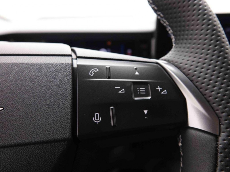 Photo 11 de l'offre de OPEL Grandland 1.2 T Hybrid 145 GS à 35898€ chez Carlyss automobiles Vitré