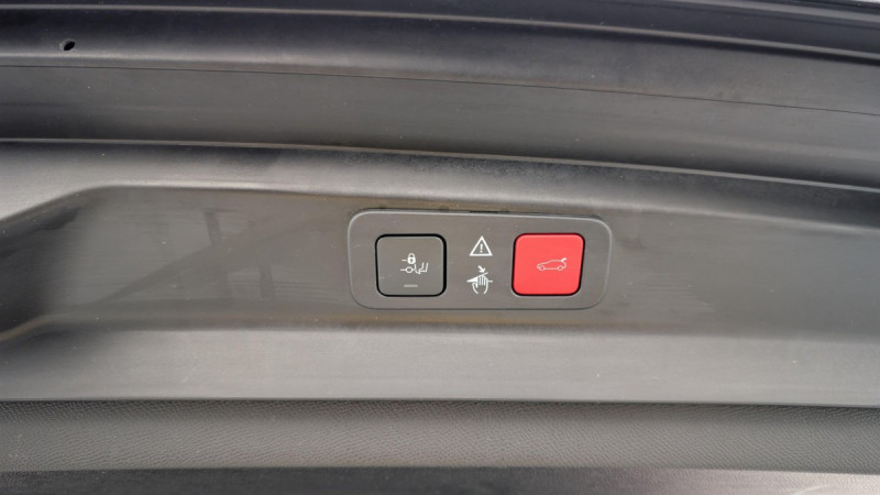 Photo 20 de l'offre de PEUGEOT 5008 PureTech 130ch S&S BVM6 Allure Pack à 25969€ chez Carlyss automobiles Vitré