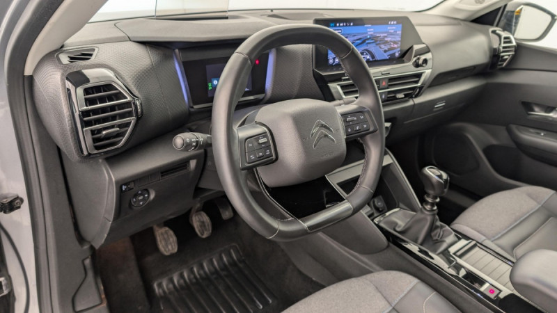 Photo 15 de l'offre de CITROEN C4 PureTech 130 S&S BVM6 Shine à 17552€ chez Carlyss automobiles Vitré