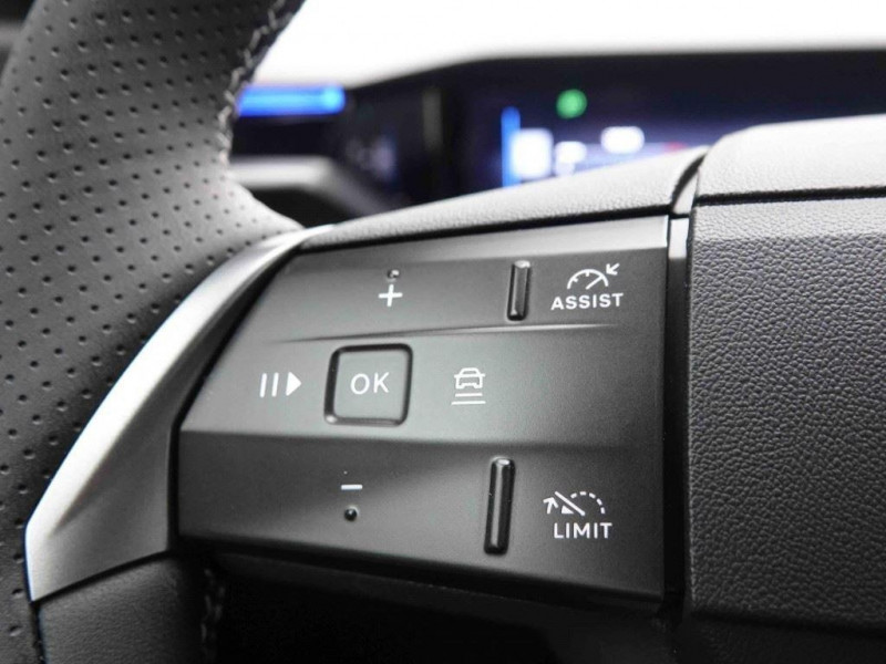 Photo 10 de l'offre de OPEL Grandland 1.2 T Hybrid 145 GS à 34920€ chez Carlyss automobiles Vitré