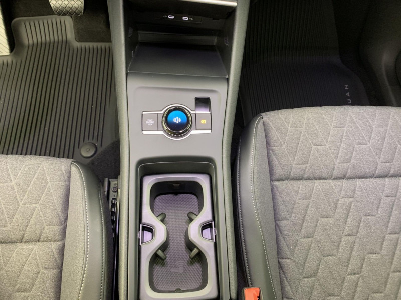 Photo 19 de l'offre de VOLKSWAGEN TIGUAN NOUVEAU 1.5 eTSI 150CV DSG7 LIFE PLUS à 37998€ chez Carlyss automobiles Vitré