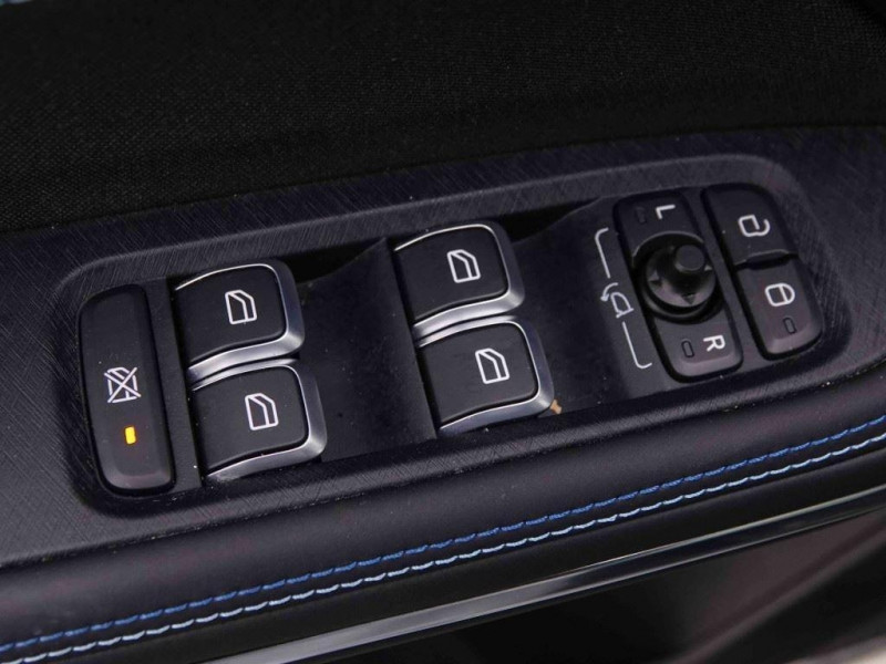 Photo 21 de l'offre de Lynk&Co 01 1.5 PHEV 261 ch DCTH7 à 29198€ chez Carlyss automobiles Vitré