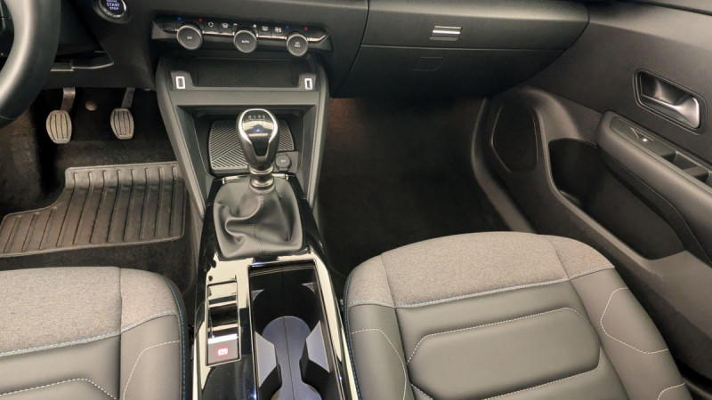 Photo 21 de l'offre de CITROEN C4 PureTech 130 S&S BVM6 Shine à 15804€ chez Carlyss automobiles Vitré