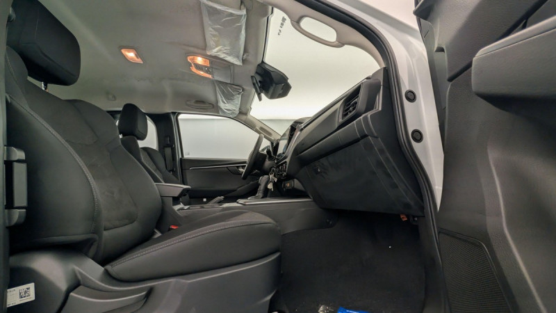 Photo 8 de l'offre de ISUZU D-MAX 1.9 4X4 SPACE CAB N60 B.B+  AT TO WORK à 45219€ chez Carlyss automobiles Vitré