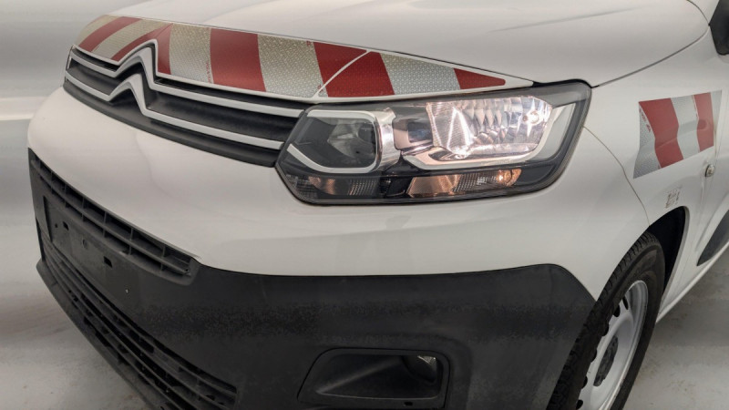 Photo 17 de l'offre de CITROEN BERLINGO VAN M 650 BLUEHDI 100 S&S BVM5 CLUB à 12777€ chez Carlyss automobiles Vitré