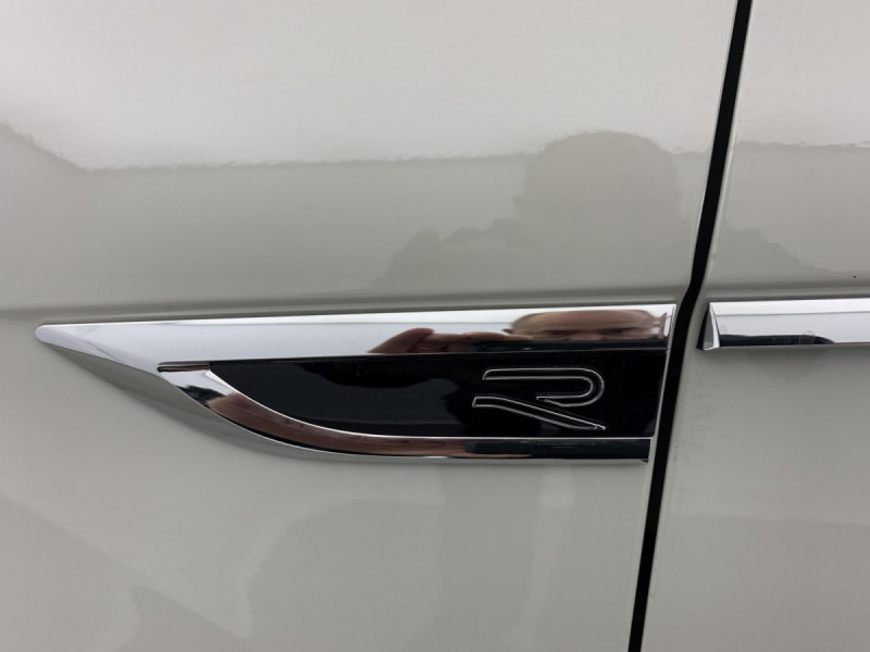 Photo 22 de l'offre de VOLKSWAGEN T-roc 2.0 TDI 150 Start/Stop DSG7 R-Line Edition à 35998€ chez Carlyss automobiles Vitré