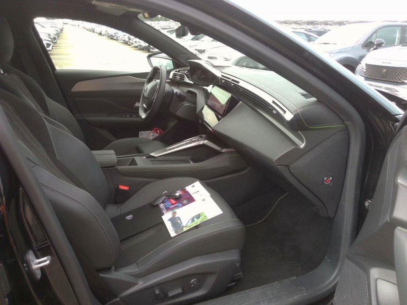 Photo 3 de l'offre de Peugeot 408 Hybrid 136 e-DCS6 GT à 29798€ chez Carlyss automobiles Vitré