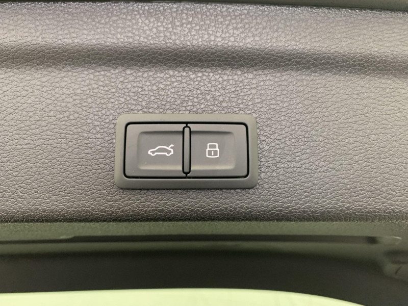 Photo 12 de l'offre de AUDI Q3 Sportback 35 TDI 150 ch S tronic 7 S line à 48598€ chez Carlyss automobiles Vitré