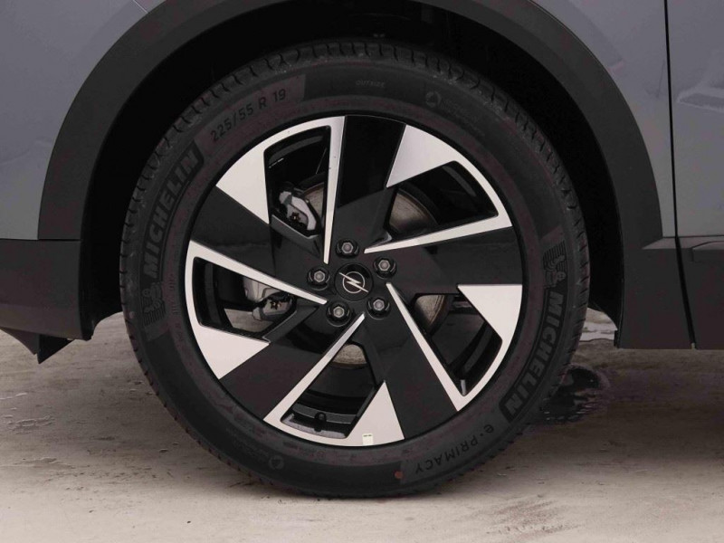 Photo 16 de l'offre de OPEL Grandland 1.2 T Hybrid 145 GS à 35898€ chez Carlyss automobiles Vitré