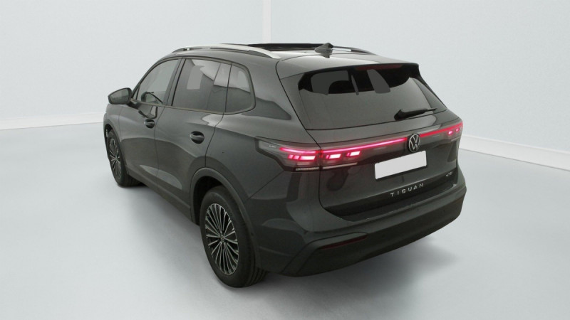 Photo 4 de l'offre de VOLKSWAGEN TIGUAN NOUVEAU 1.5 eTSI 150CV DSG7 LIFE PLUS à 40498€ chez Carlyss automobiles Vitré