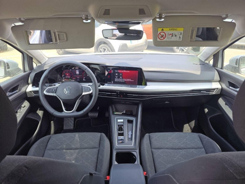 Photo 4 de l'offre de VOLKSWAGEN GOLF Golf 2.0 TDI SCR 115 DSG7 Life à 28798€ chez Carlyss automobiles Vitré