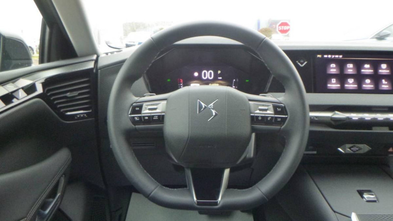 Photo 3 de l'offre de DS DS4 BlueHDi 130 EAT8 Pallas à 32398€ chez Carlyss automobiles Vitré