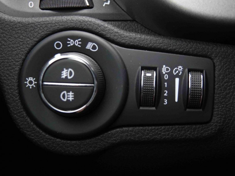 Photo 8 de l'offre de FIAT 500X 1.5 Hybrid 131 DCT Sport à 22743€ chez Carlyss automobiles Vitré