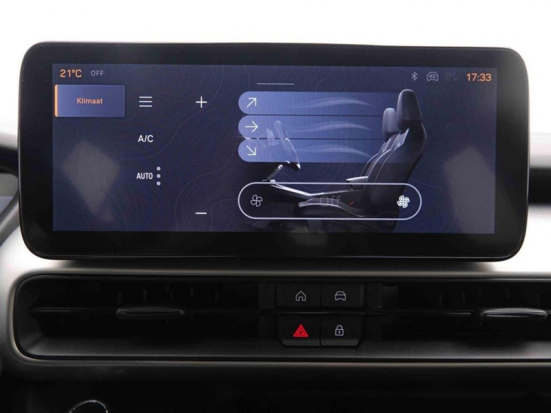 Photo 6 de l'offre de Jeep Avenger 1.2 MHEV 110 DCT6 Altitude à 27498€ chez Carlyss automobiles Vitré