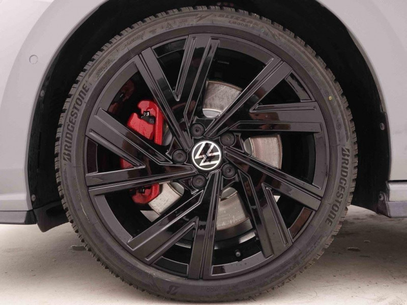 Photo 27 de l'offre de Volkswagen Golf GTi 2.0 TSi 245 DSG Black Style à 31114€ chez Carlyss automobiles Vitré