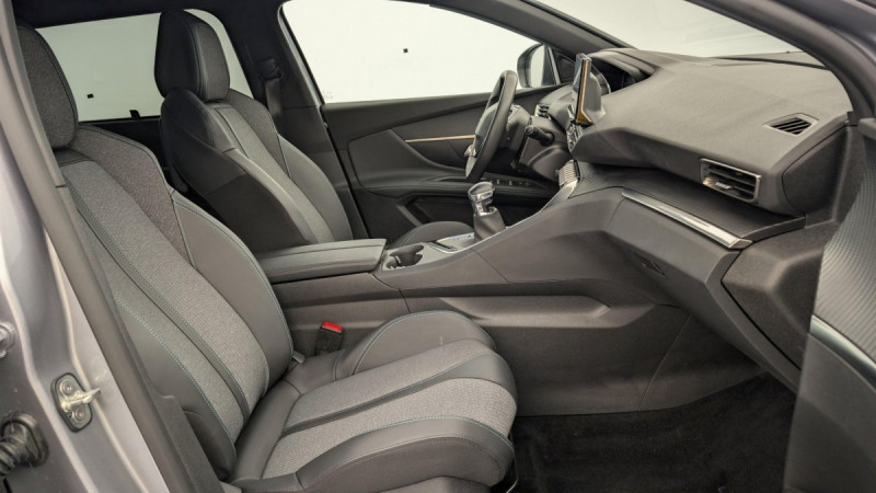 Photo 9 de l'offre de PEUGEOT 5008 PureTech 130ch S&S BVM6 Allure Pack à 25969€ chez Carlyss automobiles Vitré