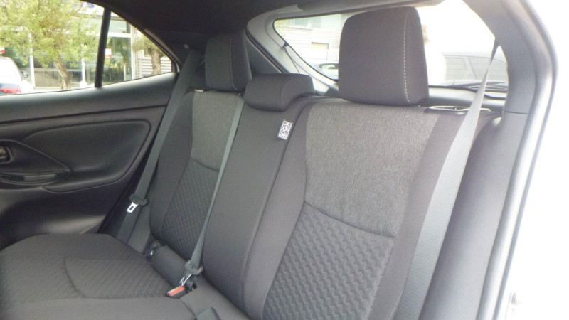 Photo 12 de l'offre de Toyota Yaris Cross Hybride Yaris Cross Hybride 130h 2WD Design à 29398€ chez Carlyss automobiles Vitré