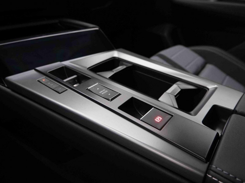 Photo 10 de l'offre de OPEL Grandland 1.2 T Hybrid 145 GS à 35898€ chez Carlyss automobiles Vitré