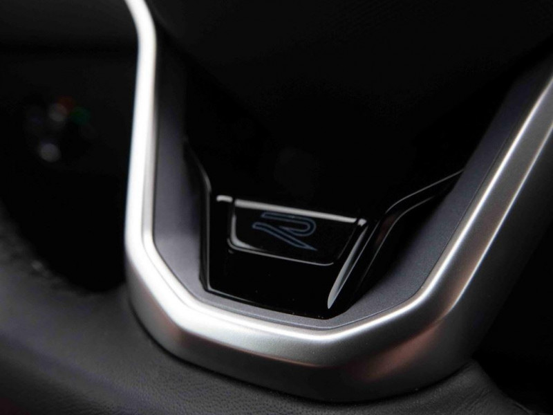 Photo 13 de l'offre de VOLKSWAGEN Tiguan 1.4 eHybrid 245 PHEV R-Line à 48698€ chez Carlyss automobiles Vitré