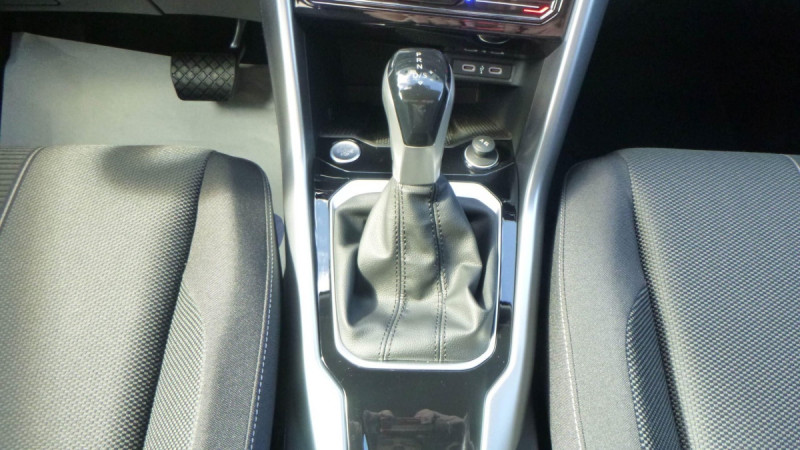 Photo 15 de l'offre de VOLKSWAGEN T-roc T-Roc 2.0 TDI 150 Start/Stop DSG7 VW Edition à 34398€ chez Carlyss automobiles Vitré