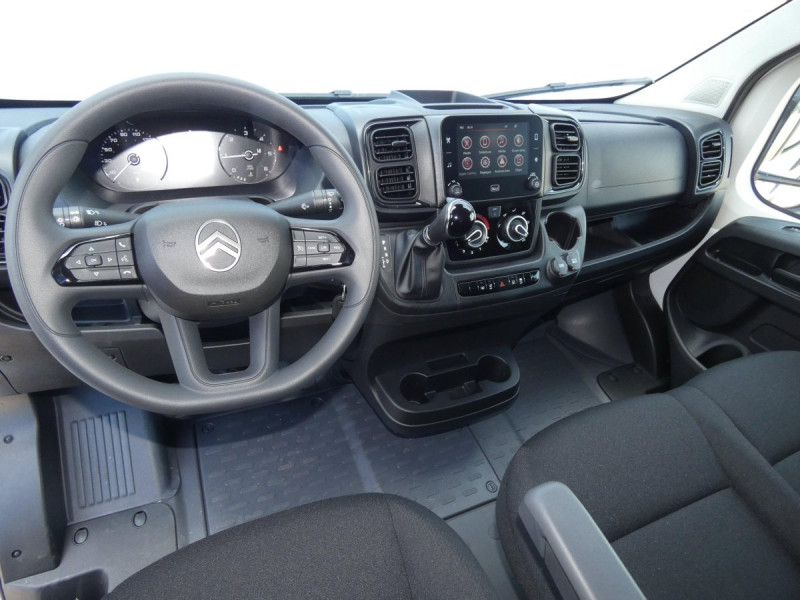 Photo 24 de l'offre de CITROEN Jumper Fourgon TOLE 35 L2H2 180 S&S BVA8 à 31437€ chez Carlyss automobiles Vitré