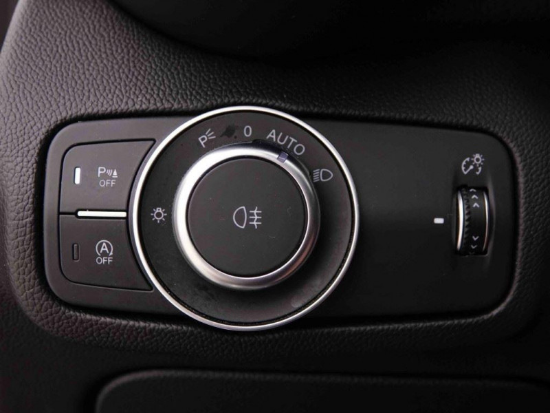 Photo 11 de l'offre de ALFA ROMEO Giulia 2.0 Turbo Q4 AT8 Veloce à 35656€ chez Carlyss automobiles Vitré