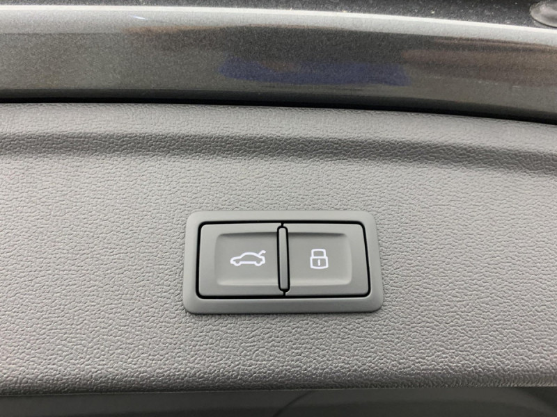 Photo 24 de l'offre de AUDI A3 SPORTBACK NOUVELLE 45 TFSI E HYBRIDE RECHARGEABLE 272 S TRONIC 6 S LINE à 43998€ chez Carlyss automobiles Vitré