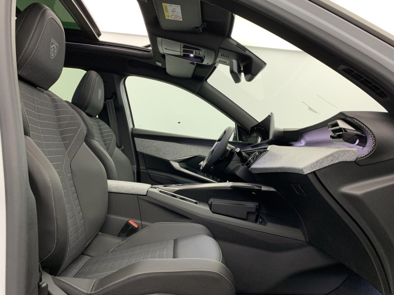 Photo 9 de l'offre de PEUGEOT 3008 Hybrid 145 e-DCS6 GT à 34998€ chez Carlyss automobiles Vitré