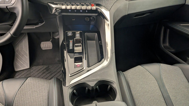 Photo 22 de l'offre de PEUGEOT 3008 Hybrid 225 e-EAT8 Allure Pack à 24793€ chez Carlyss automobiles Vitré