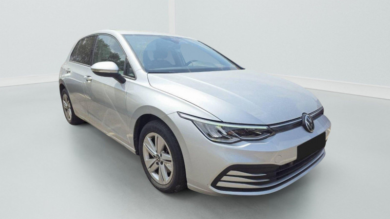 Photo 1 de l'offre de VOLKSWAGEN GOLF Golf 2.0 TDI SCR 115 DSG7 Life à 28798€ chez Carlyss automobiles Vitré