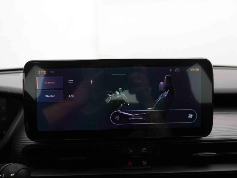 Photo 10 de l'offre de Jeep Avenger 1.2 MHEV 110 DCT6 Longitude à 26422€ chez Carlyss automobiles Vitré