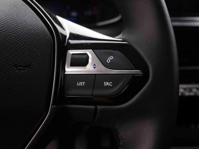 Photo 10 de l'offre de PEUGEOT 208 208 1.2 PURETECH 100CH ALLURE à 19298€ chez Carlyss automobiles Vitré