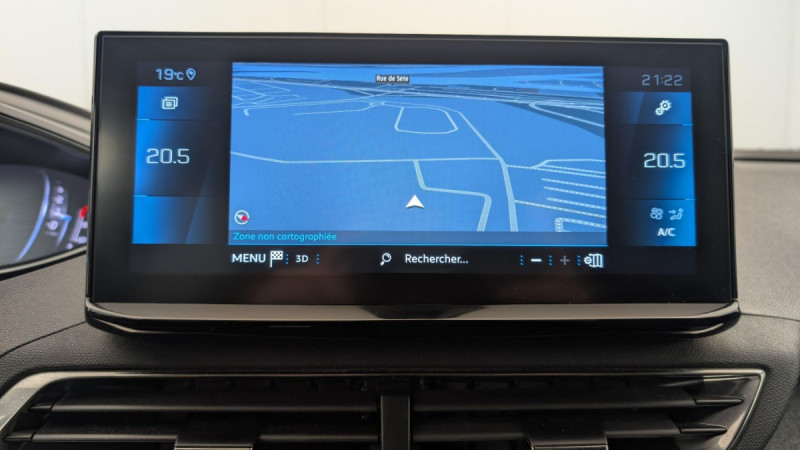 Photo 17 de l'offre de PEUGEOT 3008 PureTech 130ch S&S BVM6 Allure Pack à 19879€ chez Carlyss automobiles Vitré