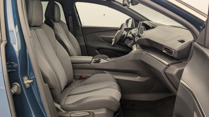 Photo 9 de l'offre de PEUGEOT 3008 Hybrid 136 e-DCS6 Allure Pack à 27562€ chez Carlyss automobiles Vitré