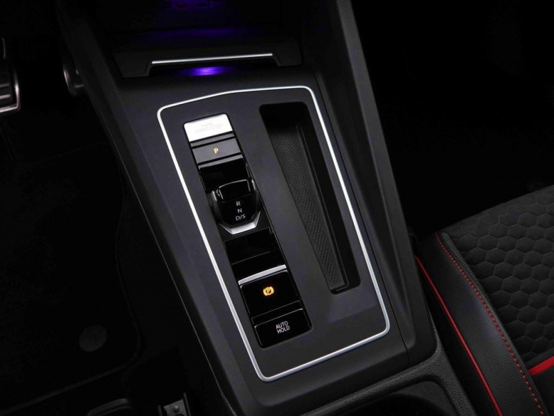 Photo 16 de l'offre de Volkswagen Golf GTi 2.0 TSi 300 DSG Clubsport à 39371€ chez Carlyss automobiles Vitré