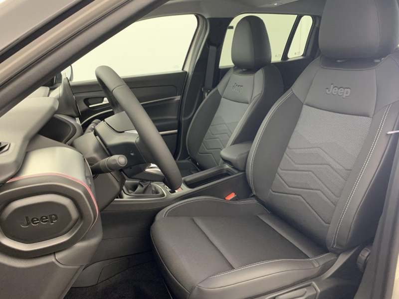 Photo 22 de l'offre de Jeep Avenger 1.2 Turbo T3 100 ch Summit à 23998€ chez Carlyss automobiles Vitré