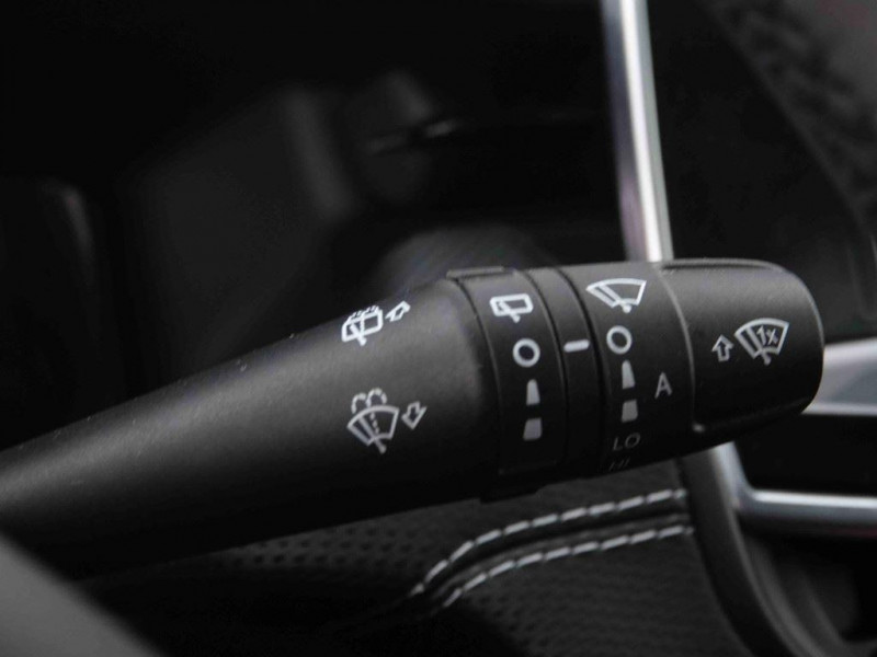 Photo 9 de l'offre de JEEP Compass 1.5 T4 130 DCT à 28198€ chez Carlyss automobiles Vitré