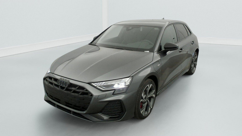Photo 13 de l'offre de AUDI A3 SPORTBACK NOUVELLE 45 TFSI E HYBRIDE RECHARGEABLE 272 S TRONIC 6 S LINE à 43998€ chez Carlyss automobiles Vitré