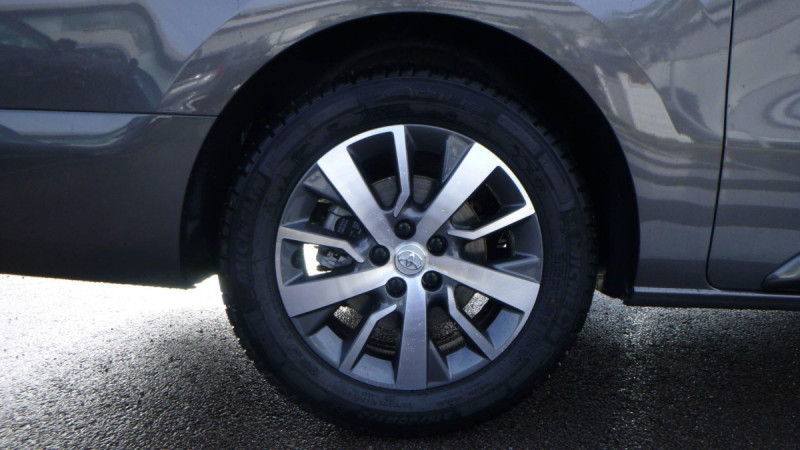 Photo 3 de l'offre de TOYOTA PROACE VERSO Proace Verso Long 2.0L 180 D-4D BVA8 Lounge à 45098€ chez Carlyss automobiles Vitré