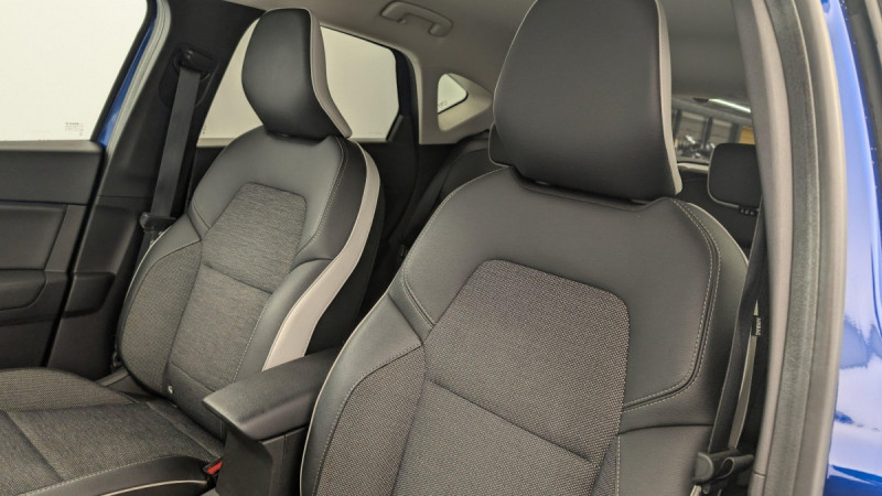 Photo 16 de l'offre de RENAULT CAPTUR TCe 100 Intens à 12380€ chez Carlyss automobiles Vitré