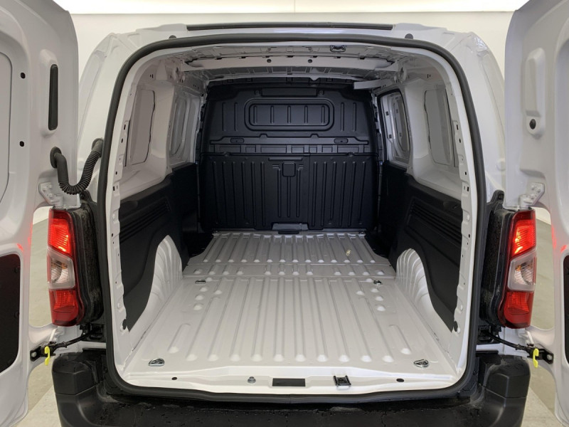 Photo 11 de l'offre de PEUGEOT Partner Fourgon XL 950 KG BLUEHDI 100 S&S BVM6 à 19197€ chez Carlyss automobiles Vitré