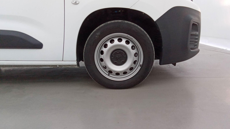 Photo 5 de l'offre de PEUGEOT Partner Fourgon STANDARD 1000 KG BLUEHDI 75 BVM5 PREMIUM à 14277€ chez Carlyss automobiles Vitré