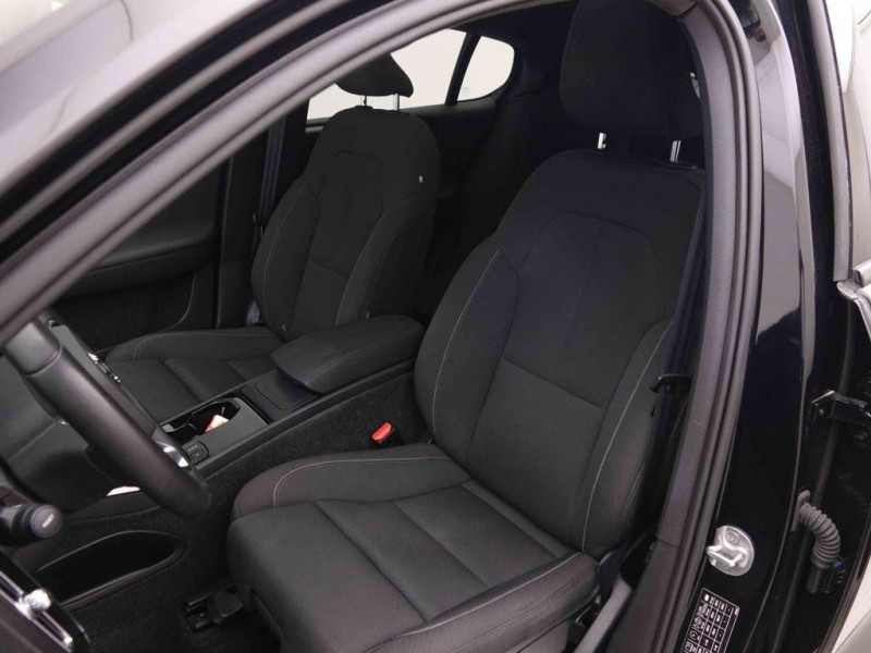 Photo 6 de l'offre de Volvo C40 Recharge 408 AWD Twin Engine Plus à 38102€ chez Carlyss automobiles Vitré