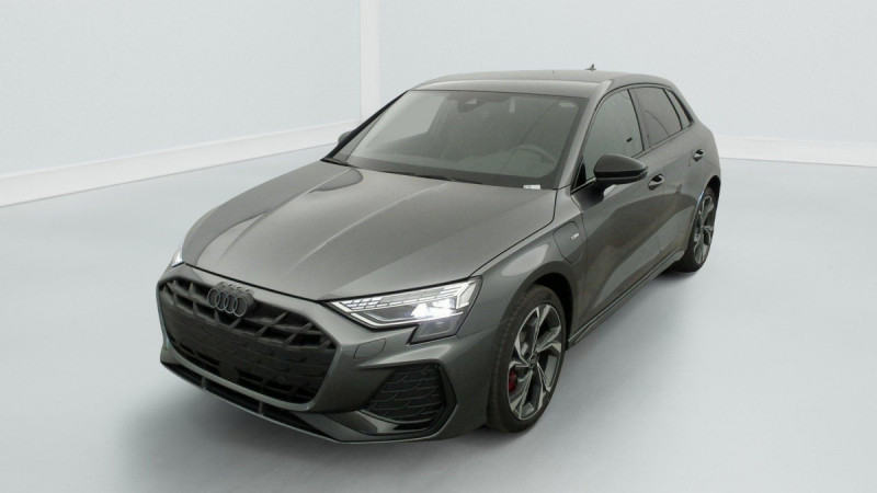 Photo 3 de l'offre de AUDI A3 SPORTBACK NOUVELLE 45 TFSI E HYBRIDE RECHARGEABLE 272 S TRONIC 6 S LINE à 43998€ chez Carlyss automobiles Vitré