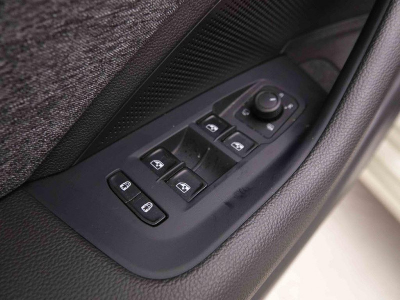 Photo 18 de l'offre de SKODA Superb 1.5 TSi MHEV 150 DSG Combi Selection à 35098€ chez Carlyss automobiles Vitré