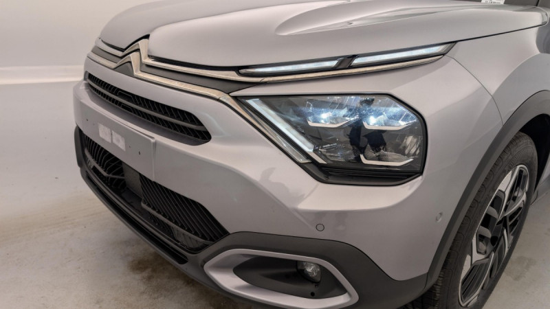 Photo 12 de l'offre de CITROEN C4 PureTech 130 S&S BVM6 Shine à 17846€ chez Carlyss automobiles Vitré