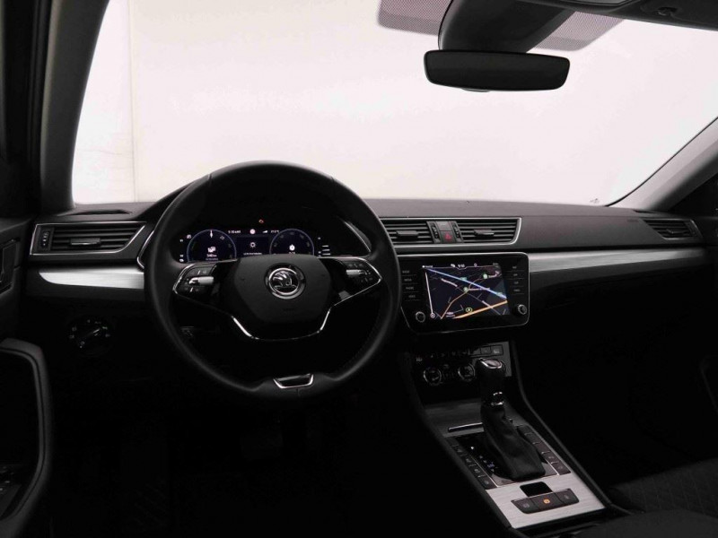 Photo 7 de l'offre de SKODA Superb 1.4 TSi 218 PHEV Combi Edition à 32177€ chez Carlyss automobiles Vitré